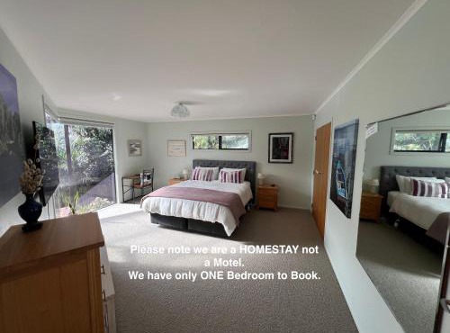 Restful Kerikeri Retreat - Spa, Views and Private Bathroom in Kerikeri