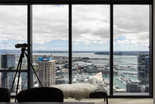 Auckland Penthouse with Panoramic Views, Lap Pool, and Spa in Auckland