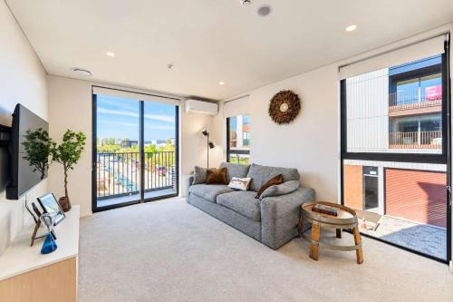 City Centre 1BR Stay with Balcony & Wi-Fi in Christchurch