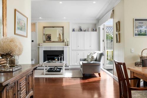 The Rose Cottage by Homello in Auckland