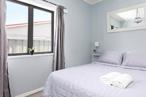 Central Family Home 5 min to CBD! in Gisborne