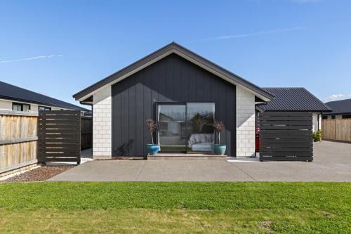 Modern home away from home in Blenheim
