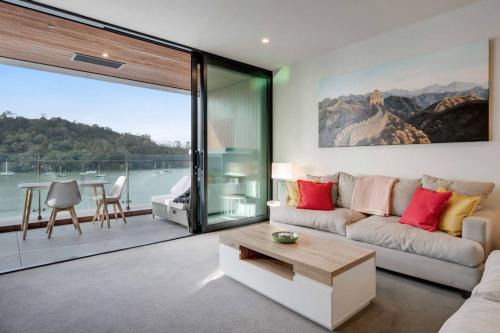 Hobsonville 2BR Waterfront Gem with Water Views