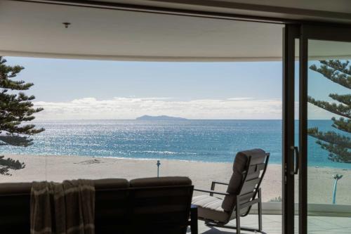 Marine Horizon with Five Star Focused Pool & Sauna in Tauranga