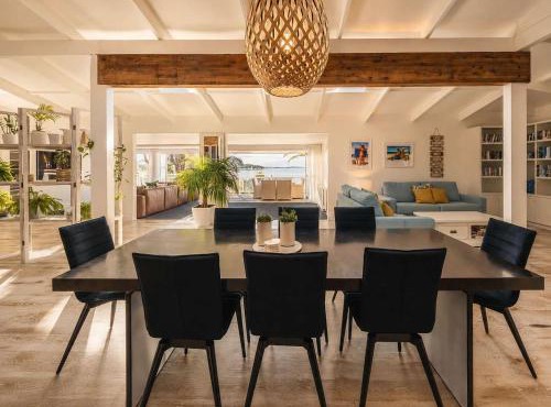 Lannan Beach House - Waterfront & Spa in Auckland