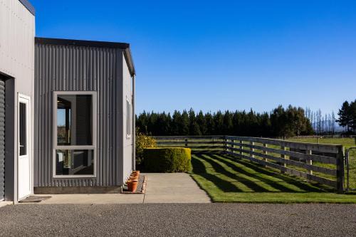 Lemon Tree Cottage - Modern Rural Cottage in Darfield