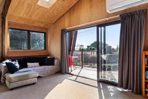 Roberts Retreat - Auckland Holiday Home in Auckland
