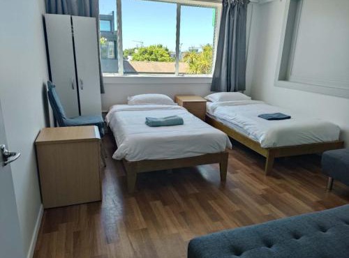 1 Double, 2 single, 2 Double Sofa Beds, Apartment 4 in Auckland