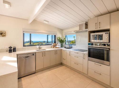Headland Views Oneroa in Auckland