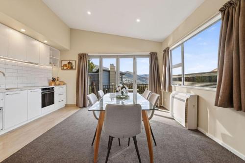 Alpine 75 Cottage - Queenstown Hill 2 Bed in Queenstown