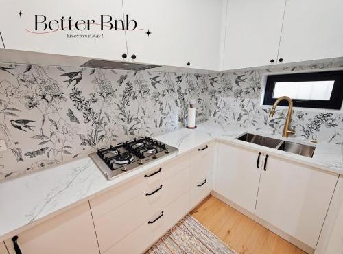 Sunny Bucklands Beach Retreat · Spacious 5BR 4.5BA