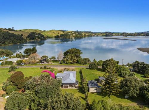 Sandbach - Ohiwa Harbour in Waiotahi