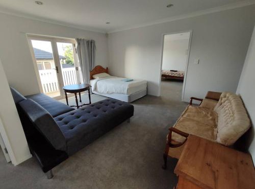 5 Bedroom House in Auckland