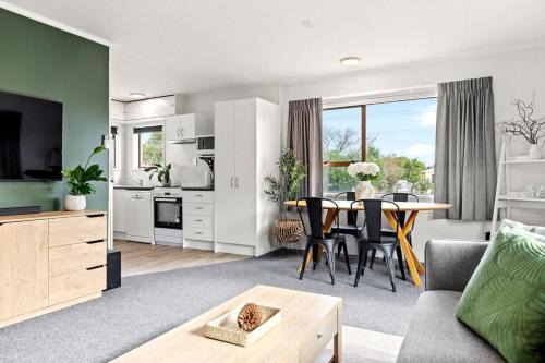 Cozy Retreat 1 - Taupo comfort and convenience with parking in Taupo