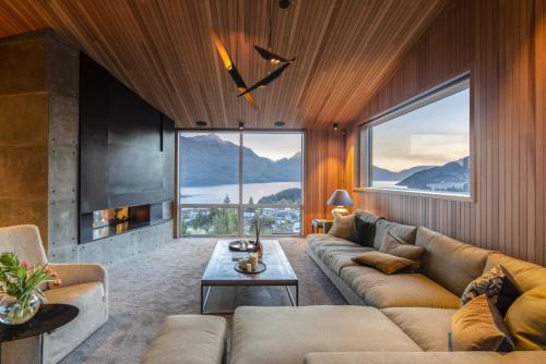 Ladena by MajorDomo - Luxurious Villa near Central Queenstown in Queenstown