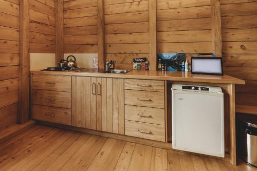 The River Retreat - off the grid escape in Inglewood