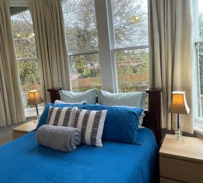 Comfy Hideaway with Queen Bed and a Trundler in Dunedin