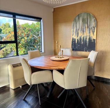 Stylish Home with Views, Spa & Outdoor Bliss