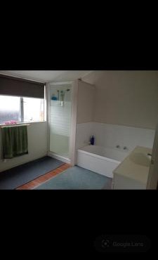 Budget holiday room one Spring street