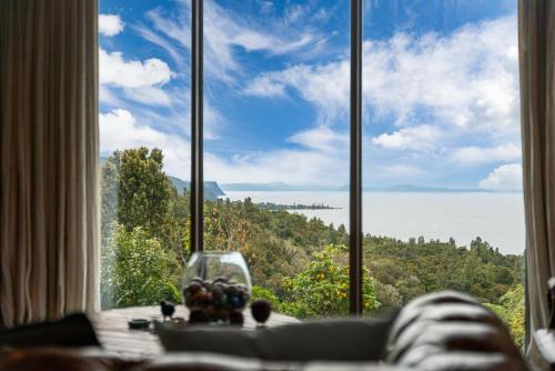 Camelot - Lake Taupo - Holiday Home - Pukawa in Omori
