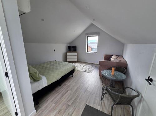 Great Warm Studio Unit in Queenstown Airport