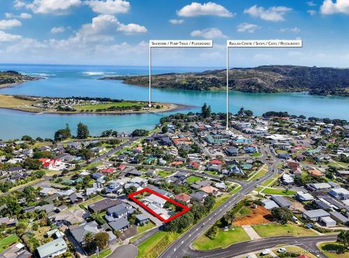 The Ultimate on Bow - Raglan Holiday Home in Hamilton