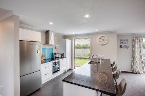 SeaRenity - Waimarama Holiday Home in Waimarama