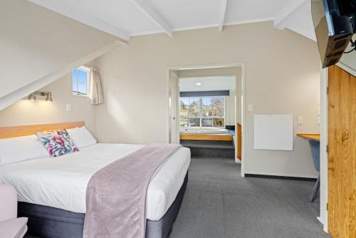 Cottage Mews Motel