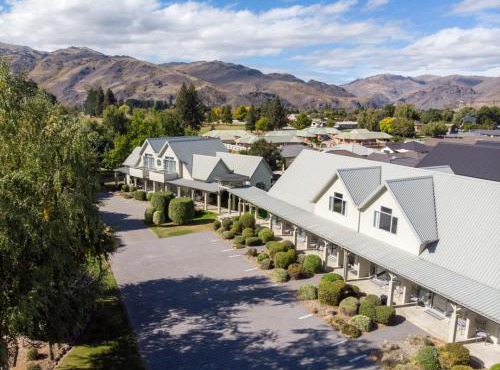 Colonial Manor Motel in Cromwell
