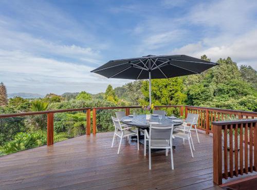 Coro Harbour View - Coromandel Holiday Home