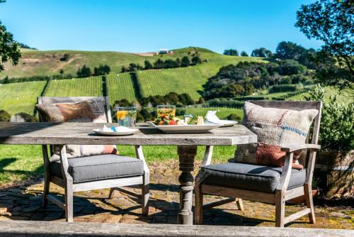 The Vineyard Cottage at Cypress Ridge in Auckland