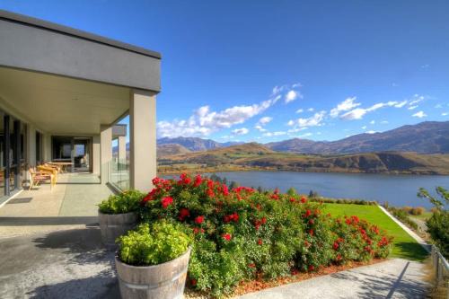 Lake Hayes Luxury Residence in Queenstown