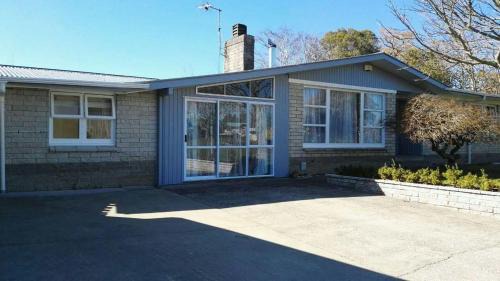 Fuchsia Lodge in Hamilton