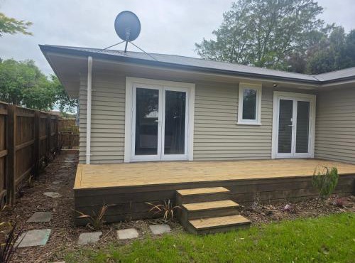 Evolve Pioneer - Two Bedroom Home with Private Deck in Palmerston North