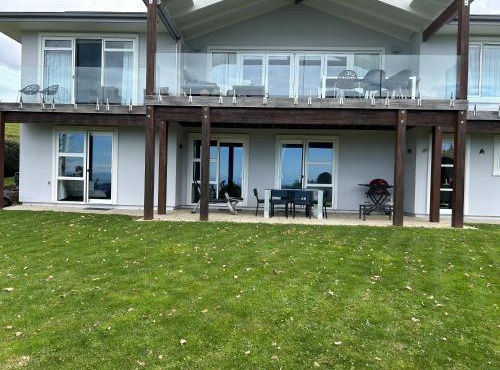 Spectacular Tasman Views in Umukuri
