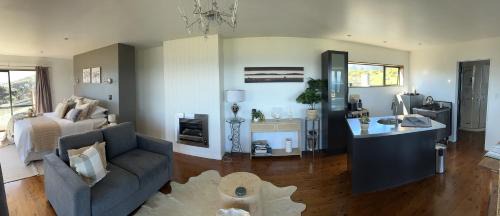 Paiaka Suite - The Perfect Getaway in Lower Hutt