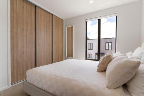 The fern - Boutique Mount Albert Townhouse