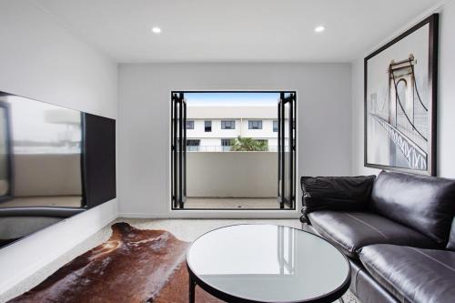 Chic Modern 2BR Heart of Manukau