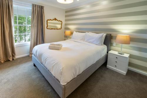Fendalton Comfort Stylish & Convenient with Carpark in Christchurch