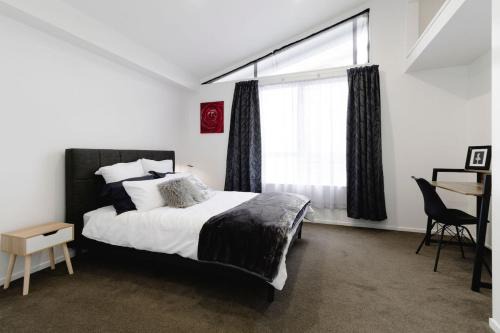 Spacious 3BR Retreat on City Fringe w Free Parking