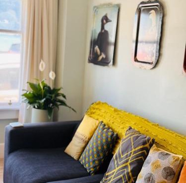 Historical 2 beds apartment with Harbour Views in OBay in Wellington