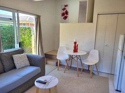 Private Self Contained Unit in Hamilton