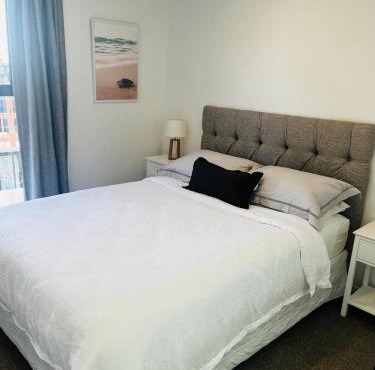 New 2bed2bath townhouse with parking by Hagley Park in Christchurch