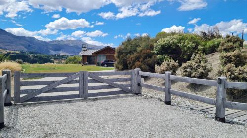 Tucker Beach Private Exclusive Retreat in Queenstown