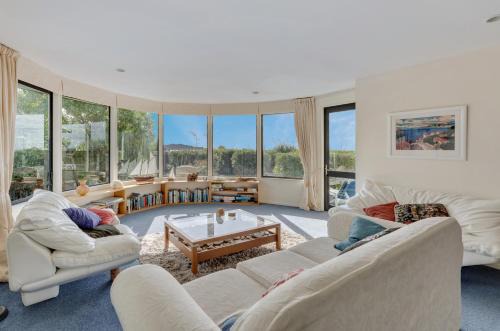 Absolute Beachfront Bliss - Waikanae Beach Home in Waikanae