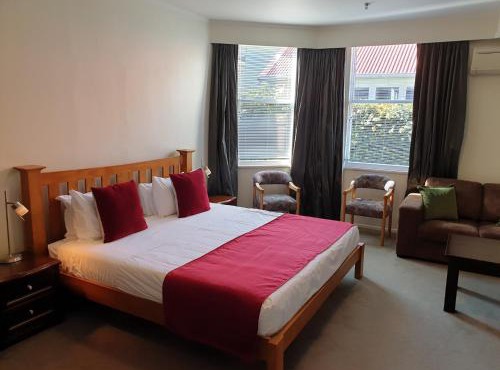 At Eden Park Motel