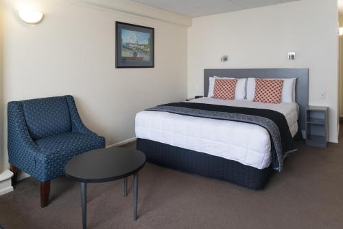 West Plaza Hotel