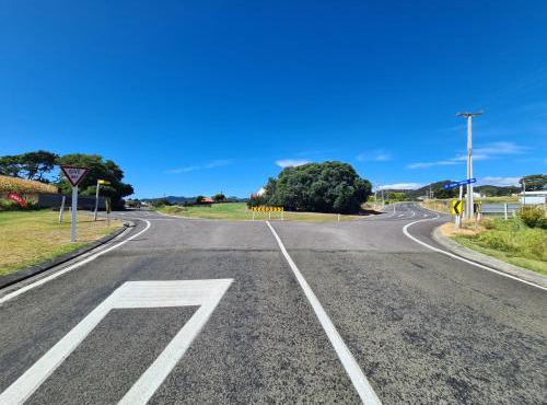 Te Kaha Beach Hotel